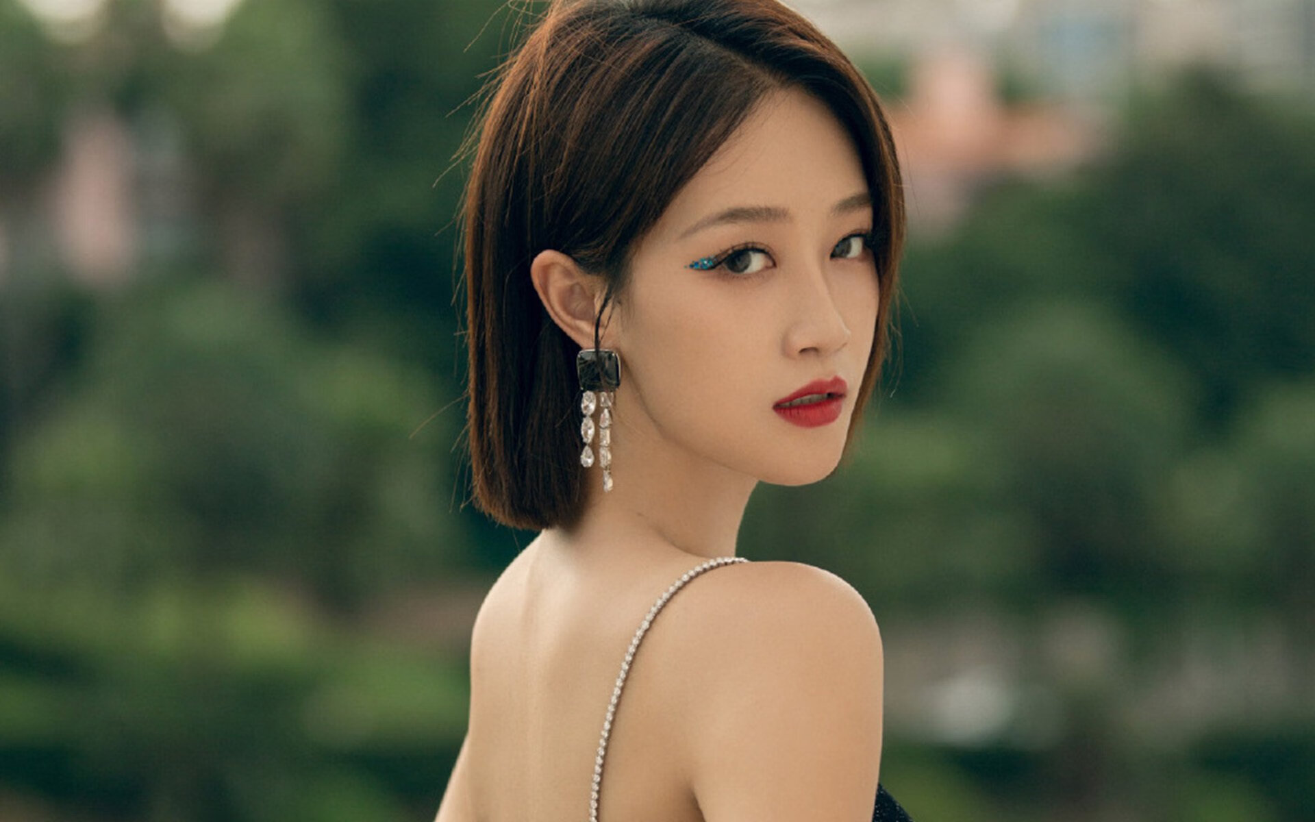 国际米兰3-1击败热那亚，林德洛夫和德弗赖双双破门，德弗莱国米